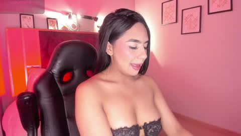 Snapshot of lola_12_ chatting on 04-23-26, 02:19 Lola online show from 04-23-26, 02:19