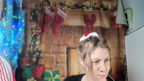 lola_belgium online show from 12-16-25, 07:13