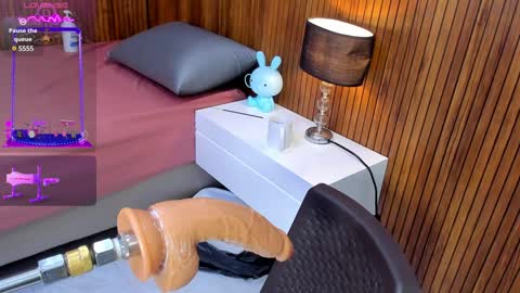 lola online show from 01-22-25, 01:31