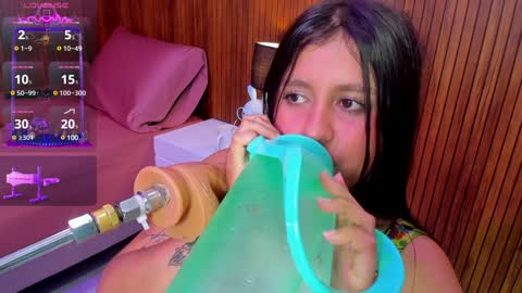 lola online show from 02-01-25, 02:34