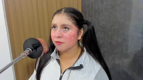 lola online show from 09-10-25, 12:05