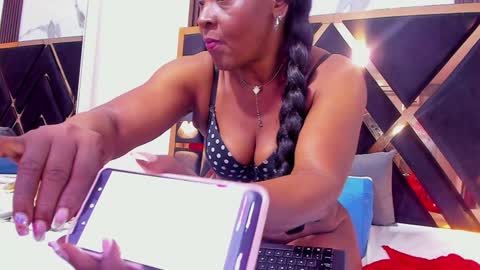Snapshot of lola_hornei chatting on 01-04-25, 04:54 Lola online show from 01-04-25, 04:54