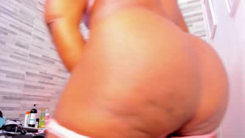 Snapshot of lola_hornei chatting on 02-21-25, 02:27 Lola online show from 02-21-25, 02:27