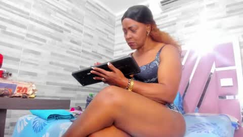 Snapshot of lola_hornei chatting on 02-27-25, 11:20 Lola online show from 02-27-25, 11:20
