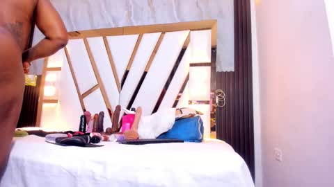 Snapshot of lola_hornei chatting on 10-21-25, 11:22 Lola online show from 10-21-25, 11:22