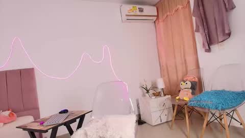 Snapshot of lola_lustrum chatting on 04-26-26, 01:31 lola_lustrum online show from 04-26-26, 01:31