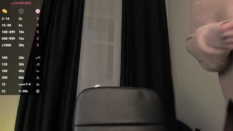 Lola online show from 01-30-25, 05:52