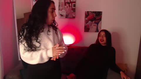 Snapshot of lolaandcamille chatting on 02-25-25, 01:50 lolaandcamille online show from 02-25-25, 01:50