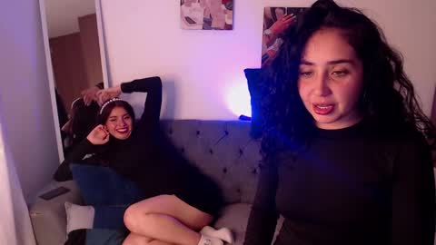 Snapshot of lolaandcamille chatting on 02-25-25, 04:53 lolaandcamille online show from 02-25-25, 04:53