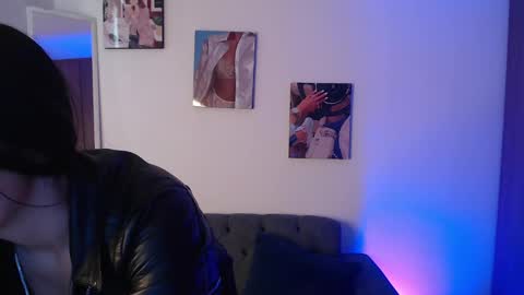 Snapshot of lolaandcamille chatting on 02-27-25, 01:28 lolaandcamille online show from 02-27-25, 01:28