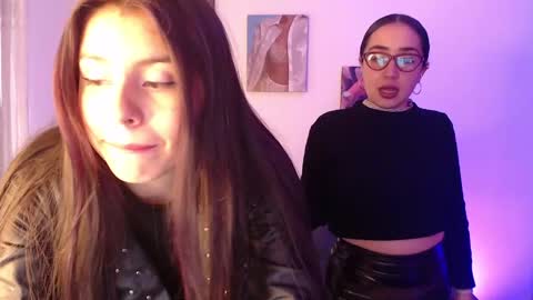Snapshot of lolaandcamille chatting on 03-05-25, 01:06 lolaandcamille online show from 03-05-25, 01:06