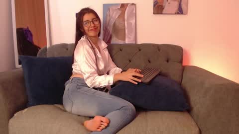 Snapshot of lolaandcamille chatting on 03-10-25, 07:18 lolaandcamille online show from 03-10-25, 07:18