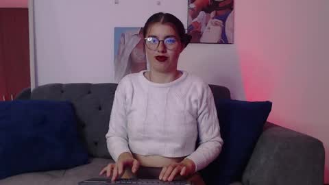 Snapshot of lolaandcamille chatting on 03-11-25, 10:31 lolaandcamille online show from 03-11-25, 10:31