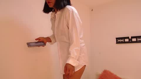 Snapshot of lolaandcamille chatting on 10-17-25, 01:57 lolaandcamille online show from 10-17-25, 01:57