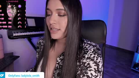 lolaasmith_21 online show from 01-25-25, 12:38