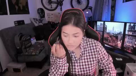 lolaasmith_21 online show from 03-30-26, 06:20