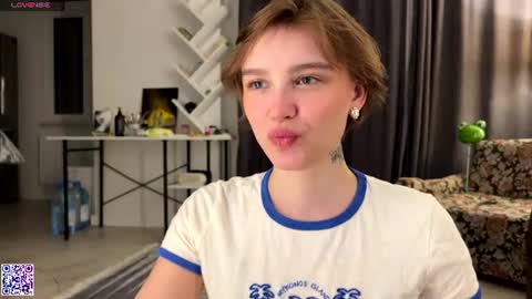 Snapshot of lolaatatee chatting on 07-11-26, 06:43 lolaatatee online show from 07-11-26, 06:43