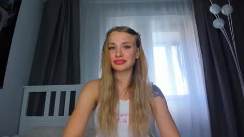 Snapshot of lolabani675452 chatting on 09-23-25, 01:14 lolabani675452 online show from 09-23-25, 01:14