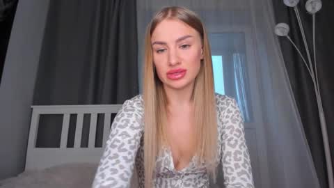 Snapshot of lolabani675452 chatting on 12-16-25, 07:46 lolabani675452 online show from 12-16-25, 07:46