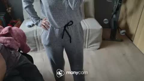 Snapshot of lolacharly chatting on 01-31-25, 01:23 z1cpl38 online show from 01-31-25, 01:23