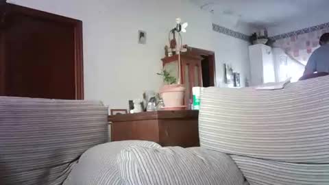 LOLA HUESO y ERIC online show from 10-15-25, 08:25