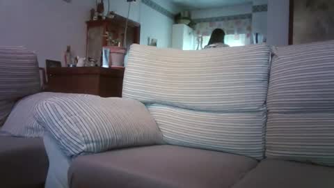 LOLA HUESO y ERIC online show from 12-18-25, 03:51