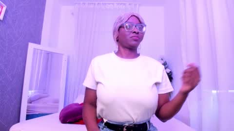 lola online show from 10-17-25, 01:35