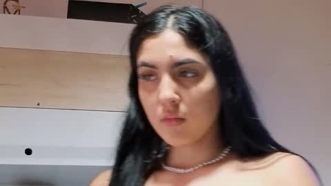 lolalola_12 online show from 10-29-25, 01:19