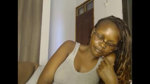 lolamia7 online show from 02-25-25, 07:42