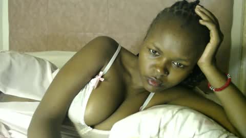 lolamia7 online show from 09-28-25, 07:25