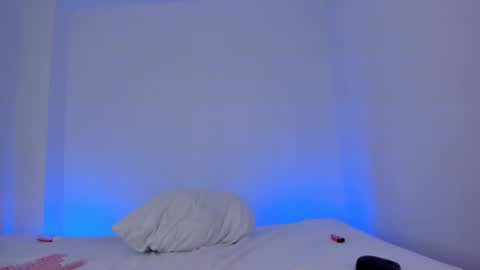 Snapshot of lolap_ chatting on 03-10-25, 10:45 Lola online show from 03-10-25, 10:45