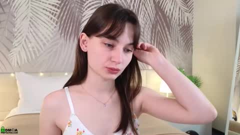 Lola online show from 11-06-25, 01:39