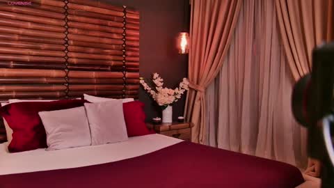 Snapshot of lolavixxen chatting on 12-01-25, 07:41 Lola online show from 12-01-25, 07:41