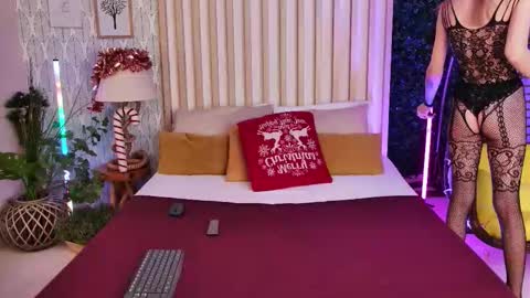 Snapshot of lolavixxen chatting on 12-17-25, 07:42 Lola online show from 12-17-25, 07:42