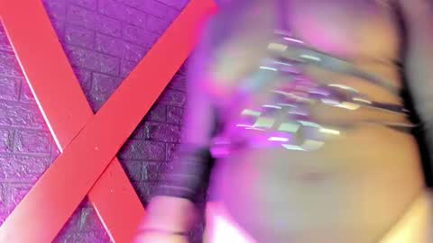 Lola online show from 12-19-25, 11:28