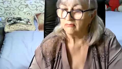 Snapshot of lolkaalyss chatting on 01-24-25, 06:35 LolkaAlyss online show from 01-24-25, 06:35