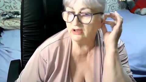 Snapshot of lolkaalyss chatting on 01-31-25, 11:24 LolkaAlyss online show from 01-31-25, 11:24