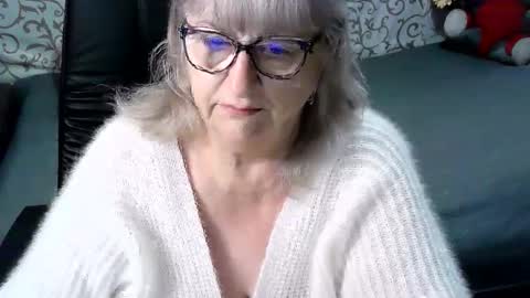 Snapshot of lolkaalyss chatting on 02-02-25, 07:30 LolkaAlyss online show from 02-02-25, 07:30
