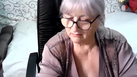 Snapshot of lolkaalyss chatting on 02-16-25, 02:54 LolkaAlyss online show from 02-16-25, 02:54
