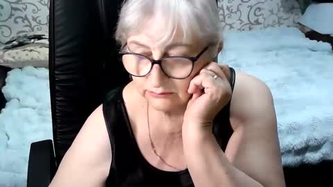 Snapshot of lolkaalyss chatting on 10-08-25, 07:22 LolkaAlyss online show from 10-08-25, 07:22