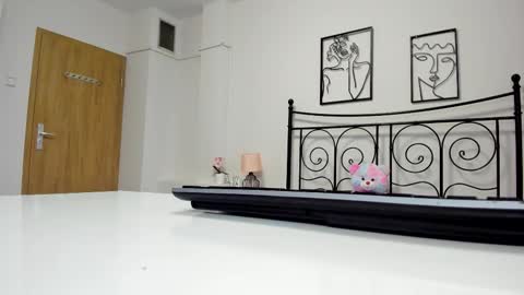 Snapshot of lollavibes chatting on 12-03-25, 06:10 Lolla online show from 12-03-25, 06:10