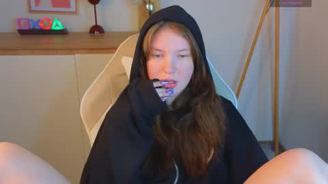 Mona online show from 09-25-25, 02:43