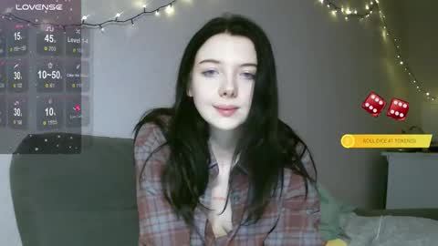 Snapshot of lollylol11 chatting on 01-19-26, 12:36 Lilly online show from 01-19-26, 12:36