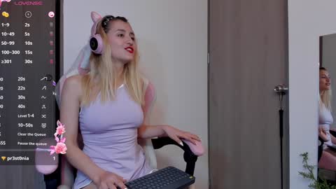 Lolly online show from 12-24-24, 12:11