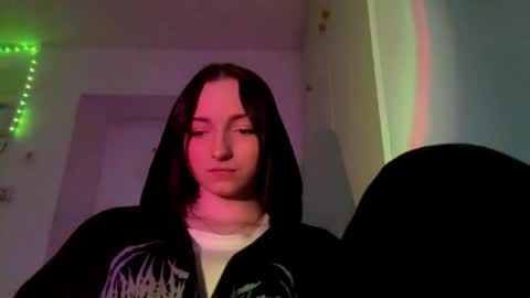 Polly online show from 04-17-26, 02:42