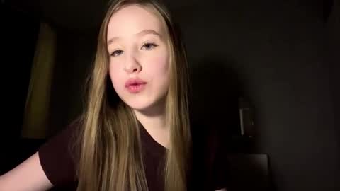 Snapshot of lomahakkila chatting on 02-17-26, 10:45 Nicolina online show from 02-17-26, 10:45