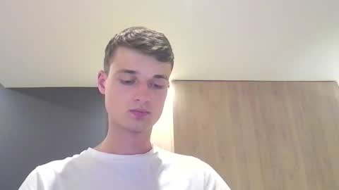 Snapshot of london_tomy chatting on 09-25-25, 01:53 london_tomy online show from 09-25-25, 01:53