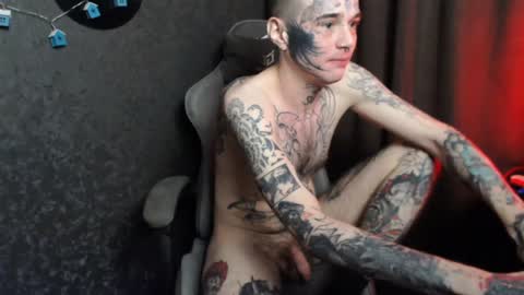 Snapshot of lone1ycrystal chatting on 01-23-25, 03:22 Chris online show from 01-23-25, 03:22