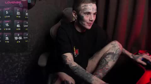 Snapshot of lone1ycrystal chatting on 02-12-25, 04:00 Chris online show from 02-12-25, 04:00