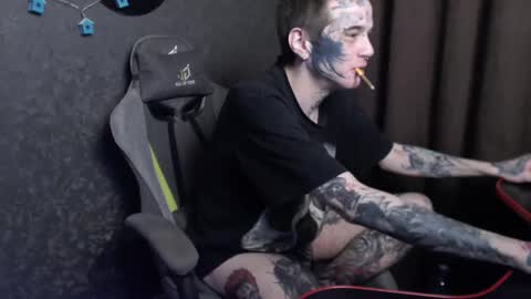 Snapshot of lone1ycrystal chatting on 03-12-25, 04:02 Chris online show from 03-12-25, 04:02